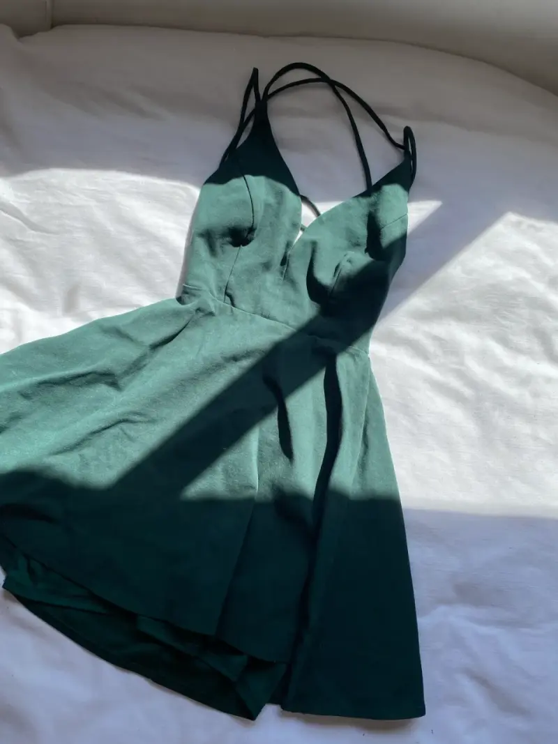 Vestido verde esmeralda con tirantes finos Lulus - 1