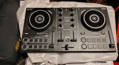 Controlador DJ Pioneer DDJ-200 con Bluetooth - miniatura 1