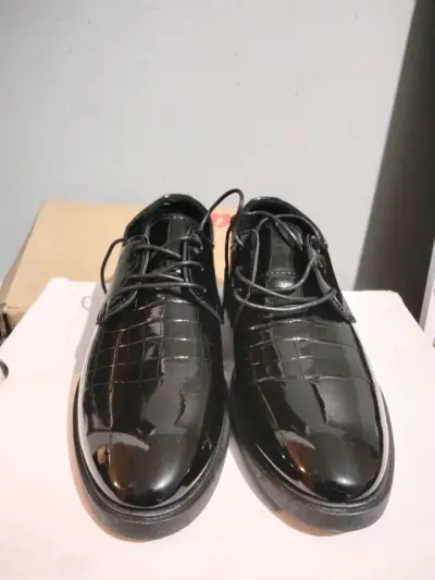 Zapatos de vestir negros para hombre de shein - miniatura 3