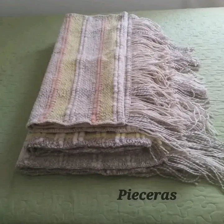 Pieceras tejidas de lana con flecos en Telar María - 1