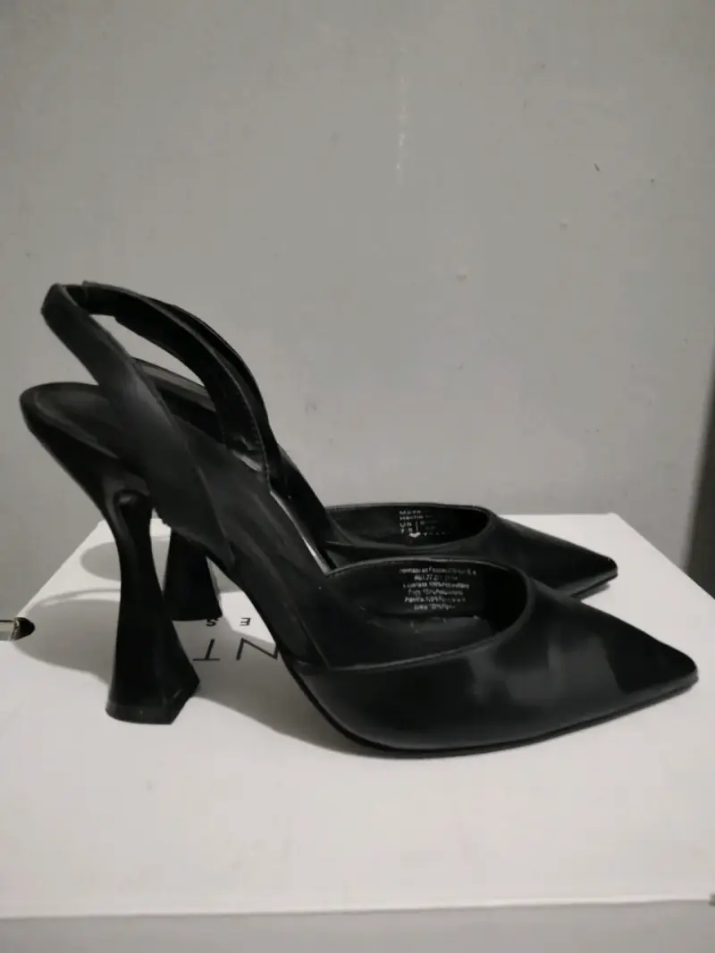 Zapatos de Tacón Negro Elegantes - 1