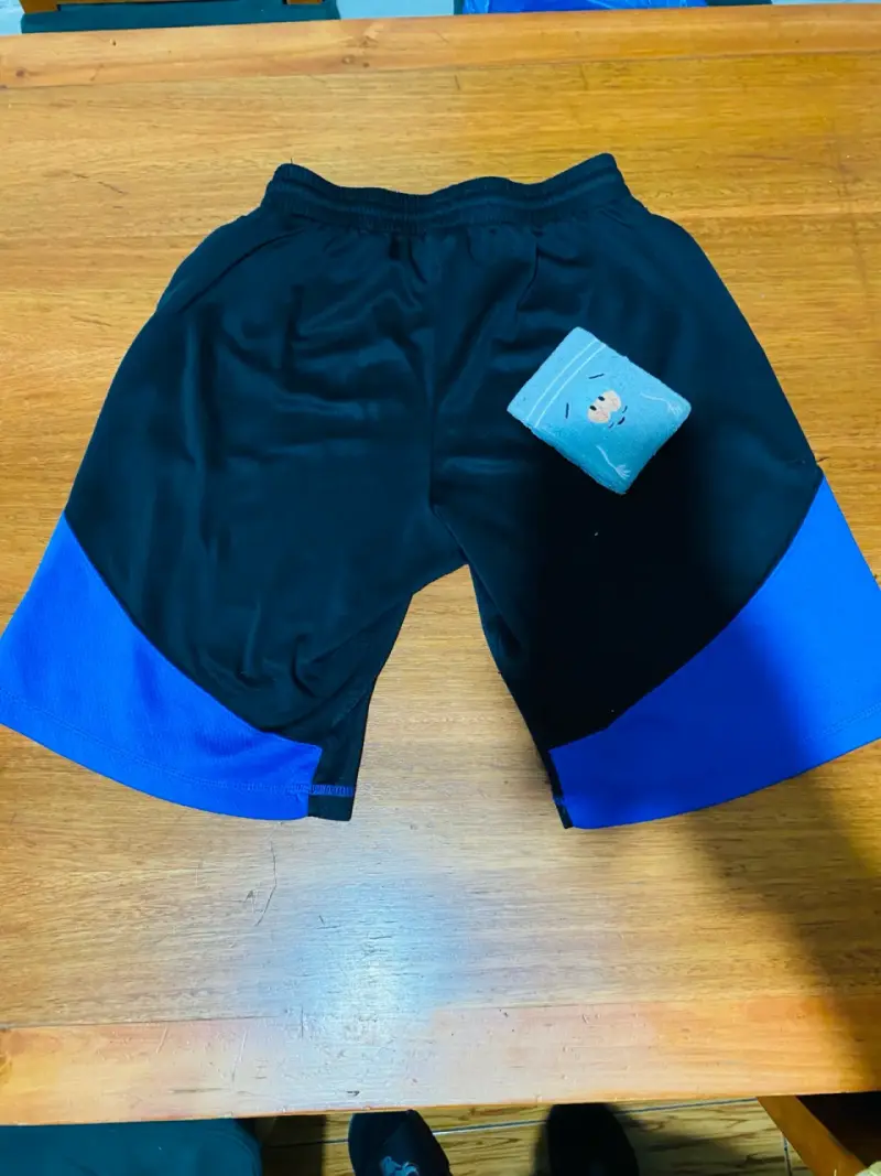 Shorts deportivos negros y azules Jordan - 2