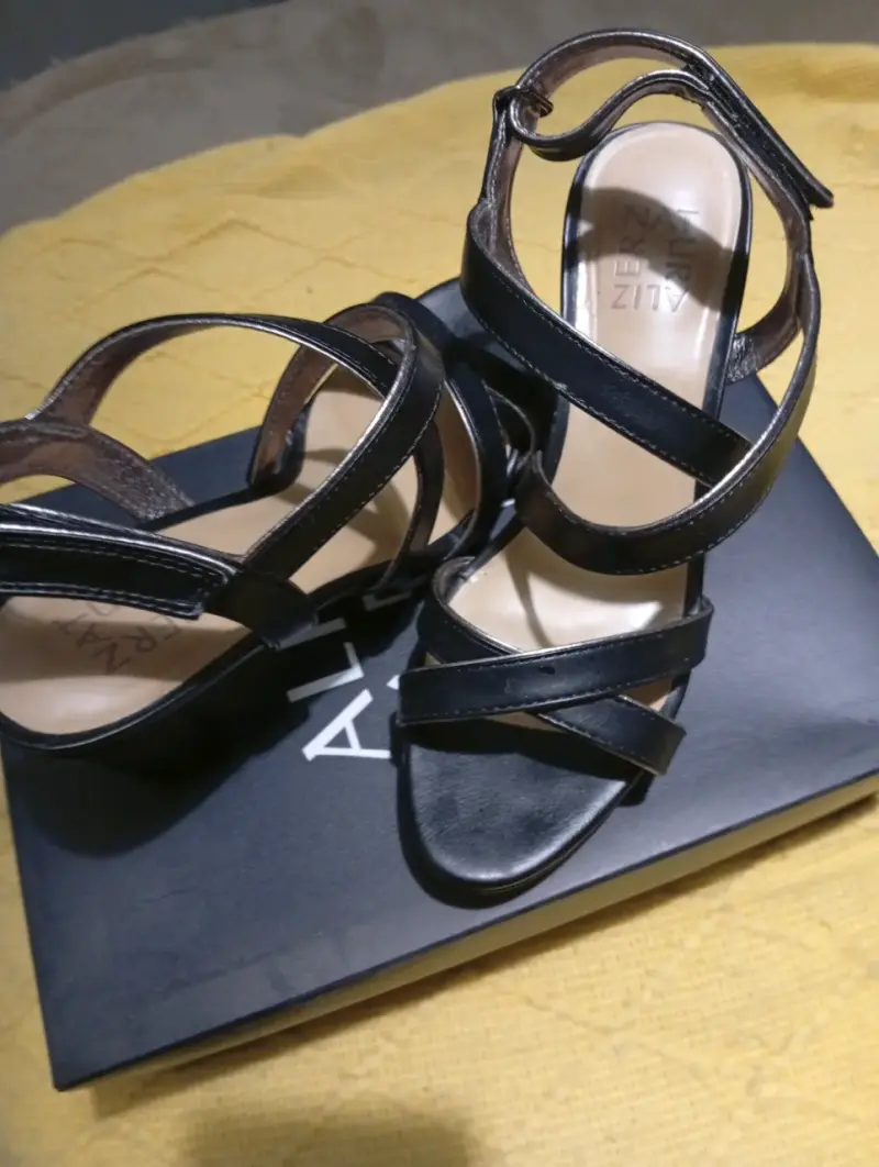 Sandalias de tacón negras Alizzia elegantes - 1
