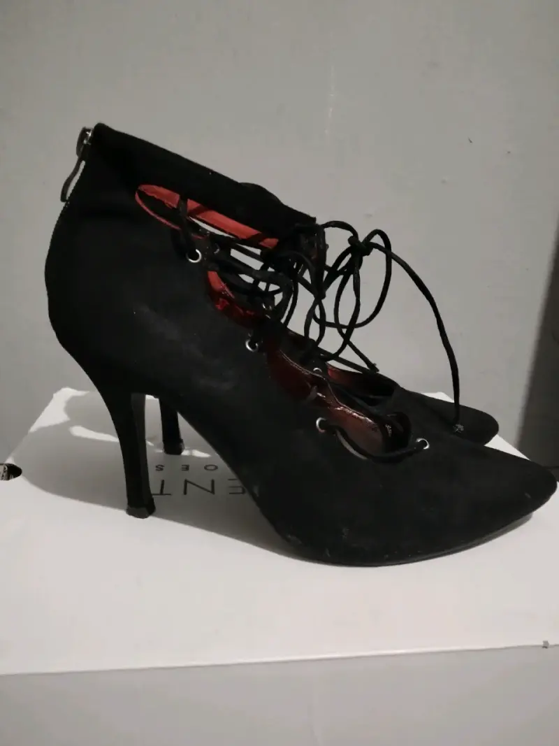 Zapatos de Tacón Alto Negros con Cordones - 1