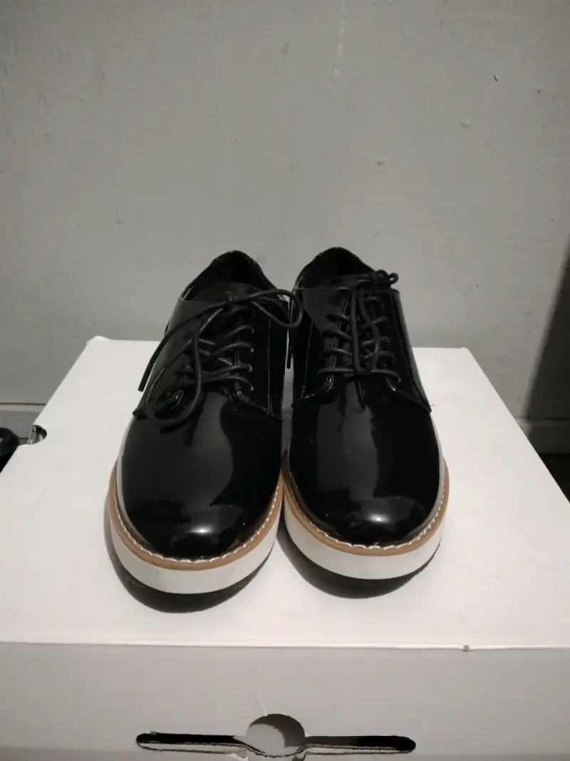 Zapatos de charol negros con plataforma - 2