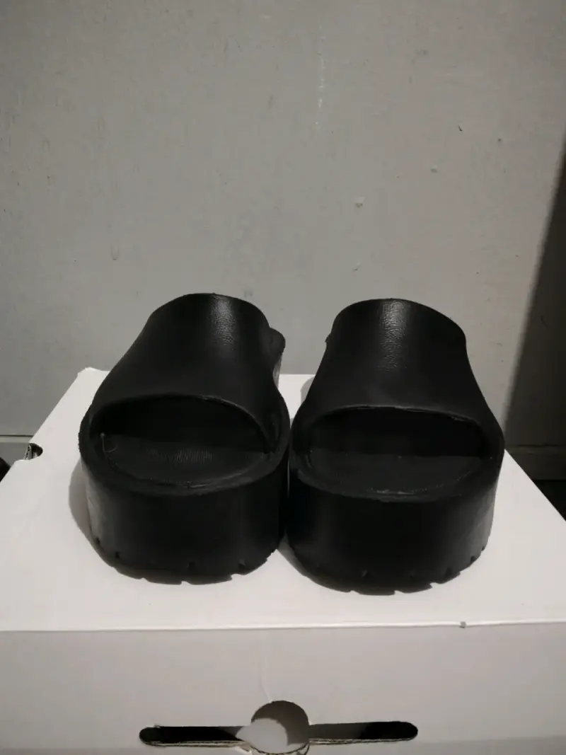 Sandalias negras de plataforma para mujer - 2