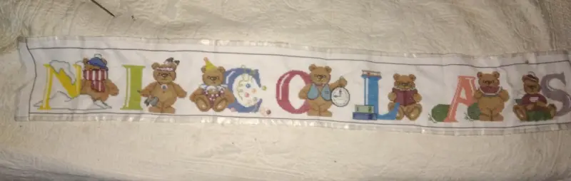 Decoración de pared bordada con ositos para niños