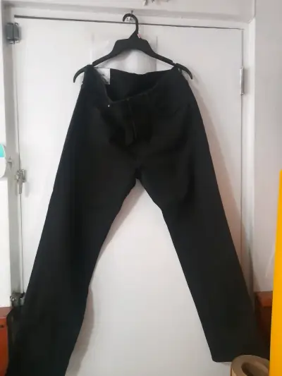 Pantalones negros de hombre nuevo - miniatura 1