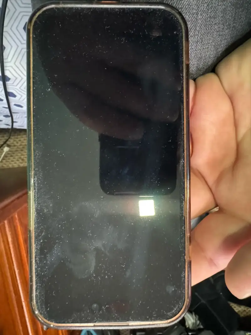 iPhone 15 rosado - 3