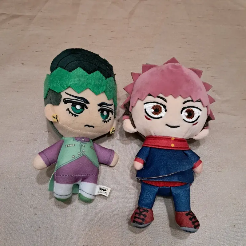 Peluche de personajes anime con diseño colorido - 2