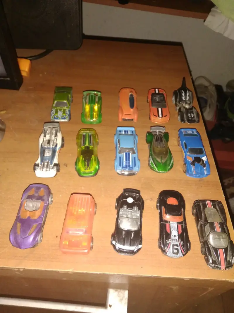 Lote de 52 autos Hot Wheels - 2
