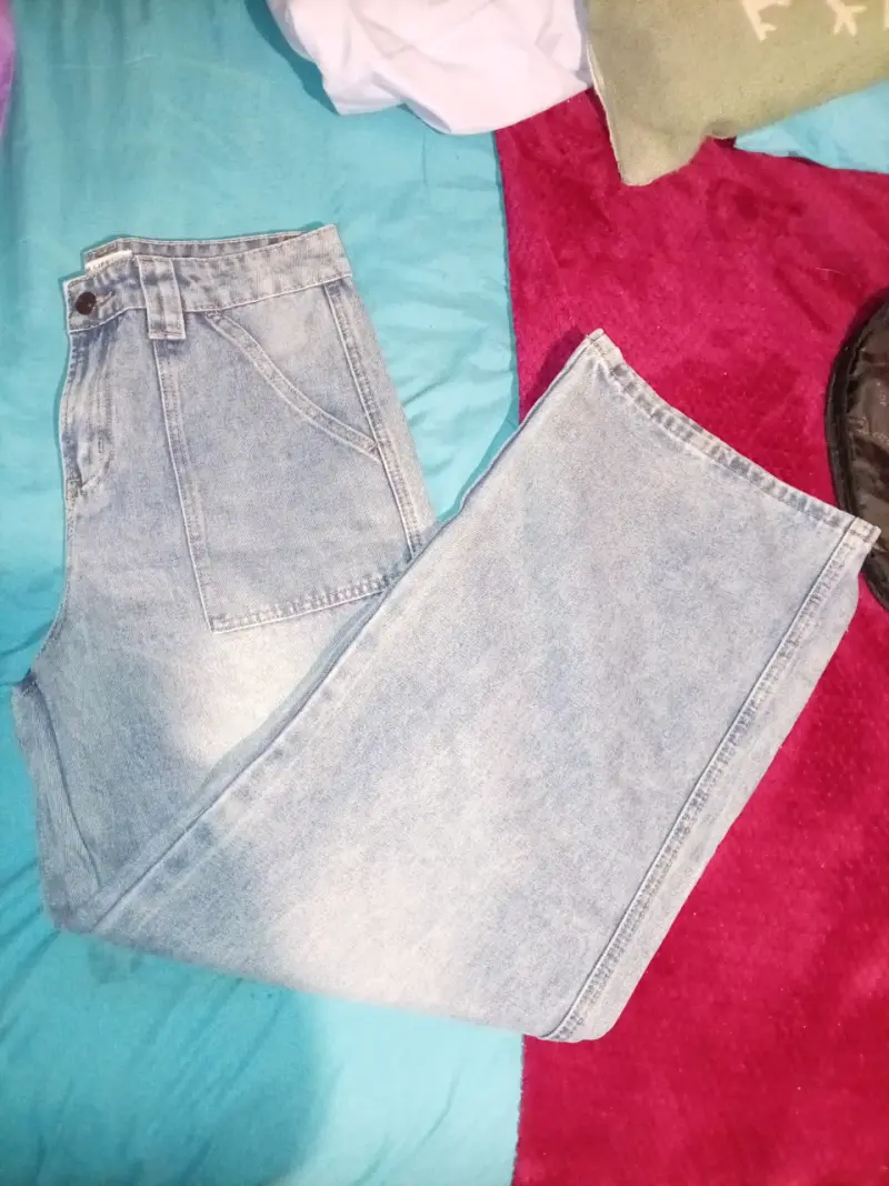 Jeans de mezclilla azul claro para mujer