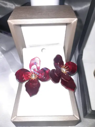 Pendientes Florales Rojos con Cristales - miniatura 2