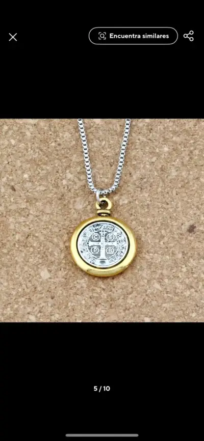 Collar con medalla de San Benito dorado - miniatura 3