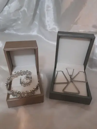 Set de joyería en acero inoxidable con diseño floral - miniatura 6