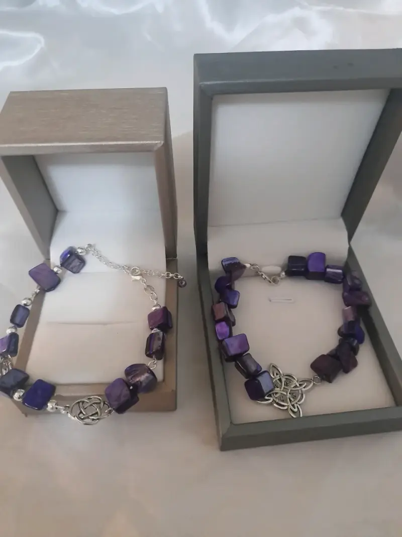 Pulsera de piedras nacarcon dije celta - 4