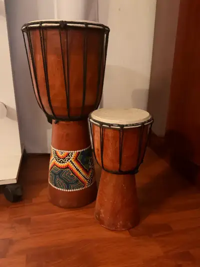 Set de tambores africanos de madera - miniatura 1