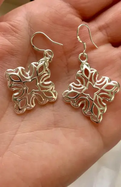 Aros colgantes de plata diseño floral - miniatura 1
