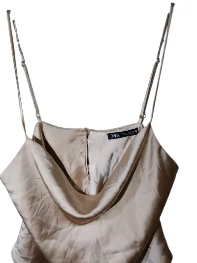 Top de tirantes beige satinado Zara - miniatura 3