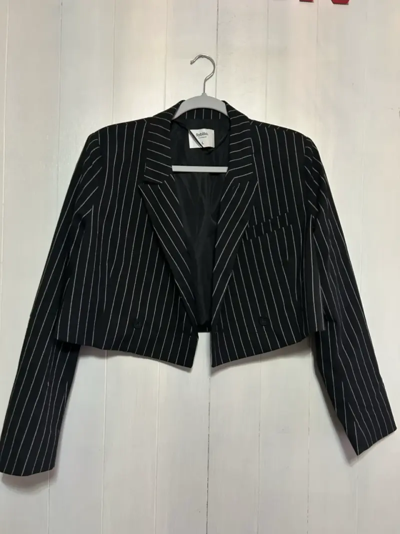 Blazer corto rayas negras