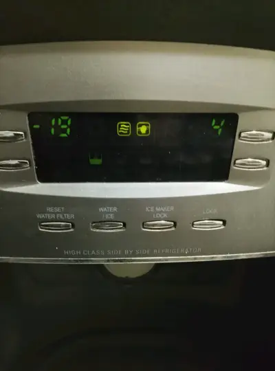 Refrigerador Side by Side con dispensador de agua - miniatura 1