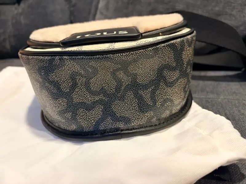 Bolso bandolera Tous con diseño peludo - 3