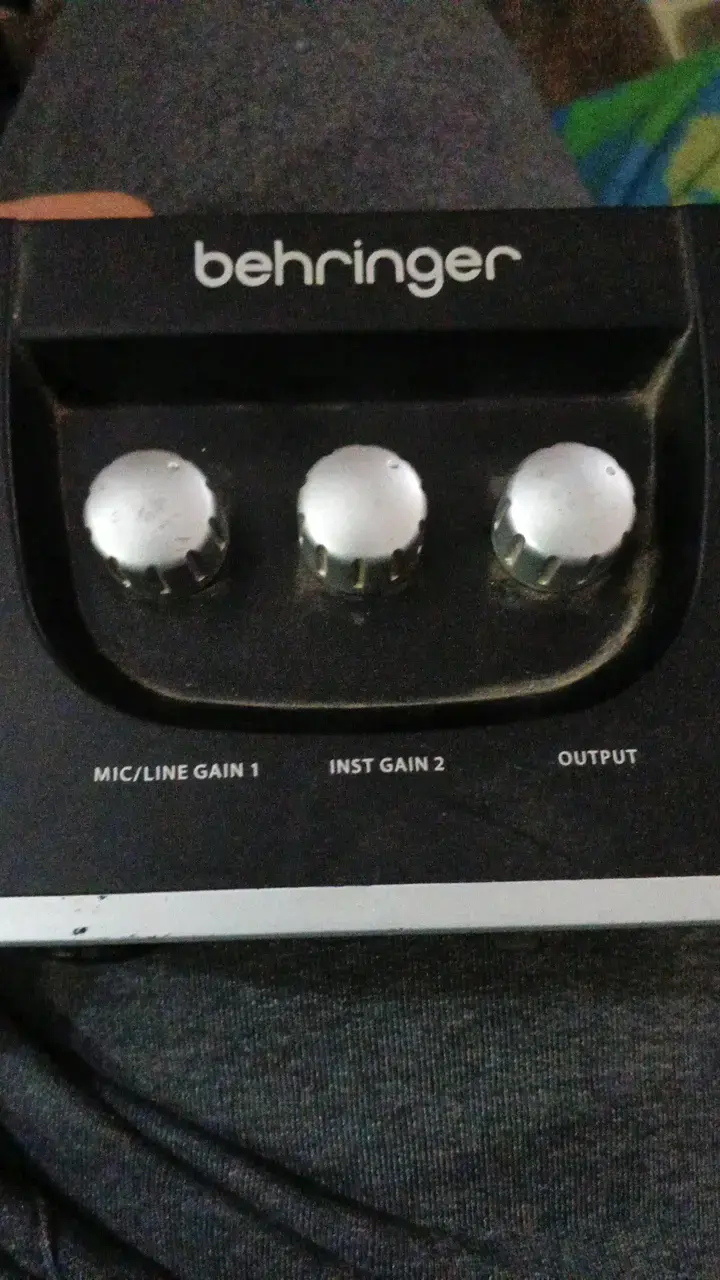 Interfaz de Audio Behringer U-Phoria UM2 USB