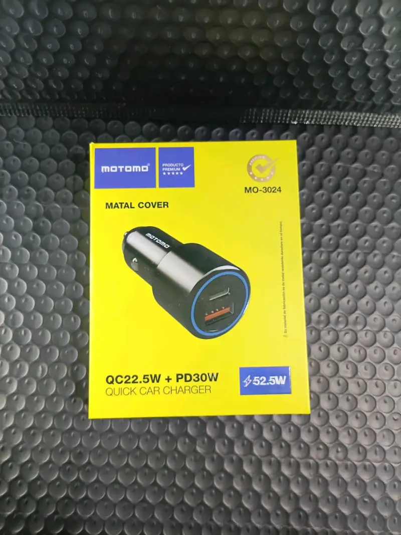 Cargador Rápido para Auto Motomo MO-3024 - 3