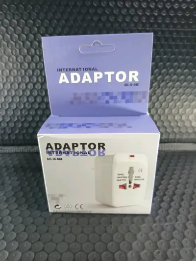 Adaptador de Viaje Universal Todo-en-Uno - miniatura 1
