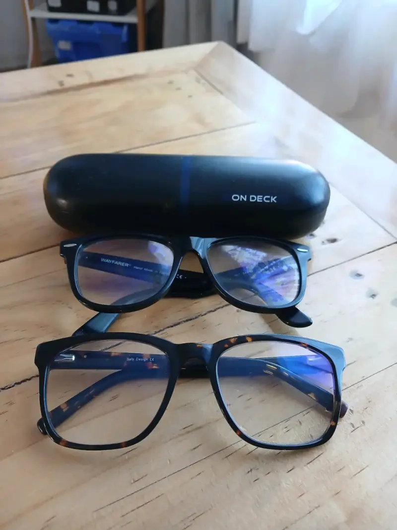 REMATO PAR DE LENTES ÓPTICOS HOMBRE - 2