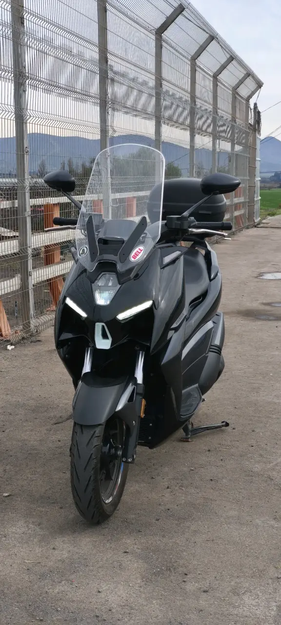 Scooter Zontes 310M con parabrisas y baúl - 2