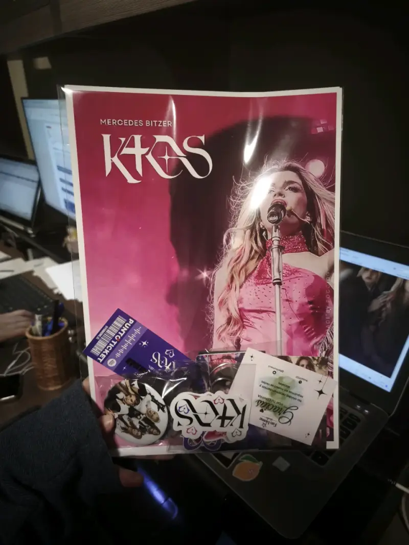 Set de Posters y Stickers K4OS - 1
