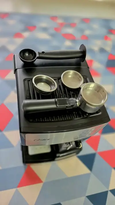 Cafetera Espresso Oster PrimaLatte con Espumador - miniatura 2