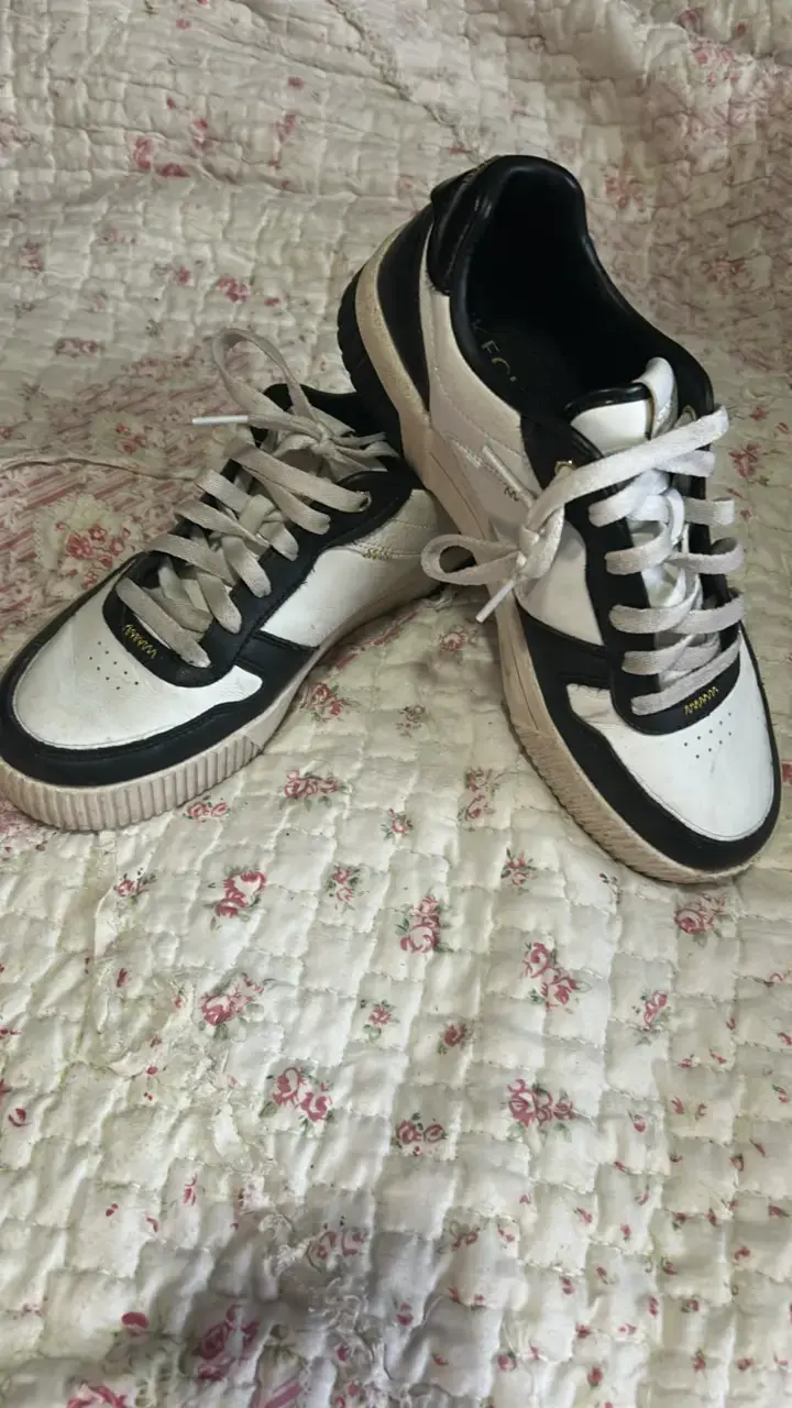 Zapatillas deportivas blancas y negras Skechers - 1