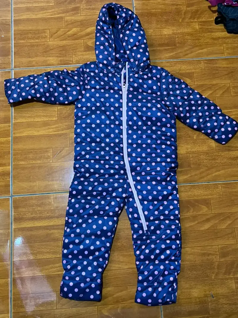 Enterito impermeable para bebé con capucha - 2