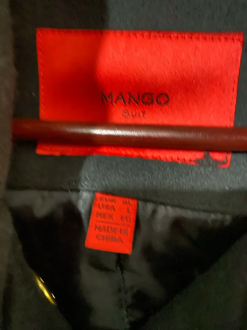 Abrigo negro Mango con cuello alto - 2