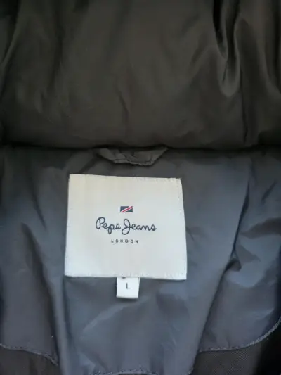 Chaqueta acolchada negra Pepe Jeans con capucha - miniatura 3