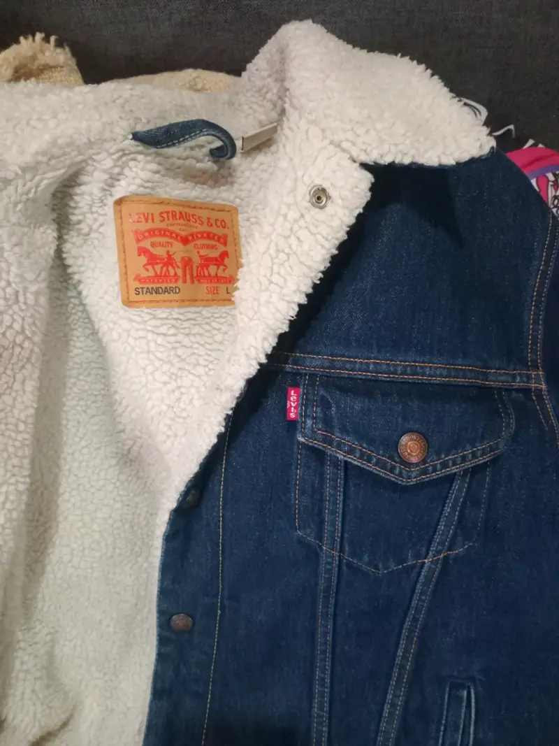 Vendo chaqueta levis original etiqueta roja - 4