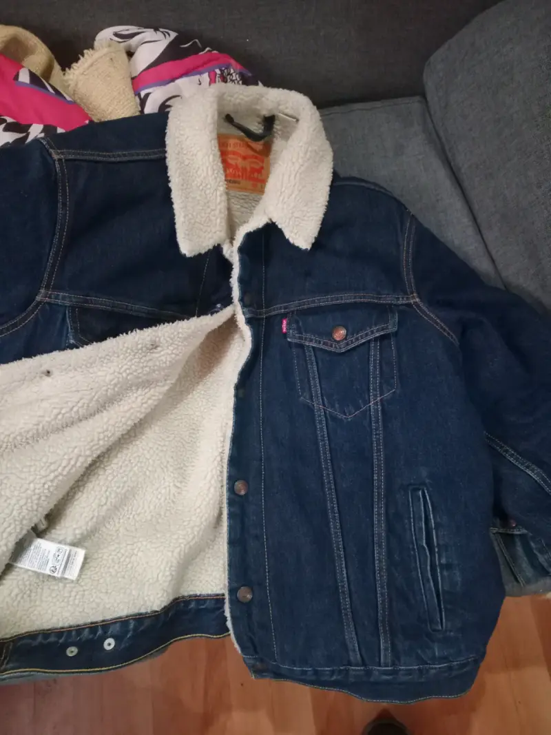 Vendo chaqueta levis original etiqueta roja - 1