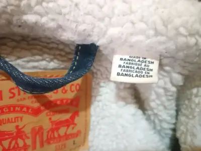 Vendo chaqueta levis original etiqueta roja - miniatura 2