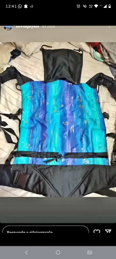 Portabebés ergonómico azul y negro - miniatura 2