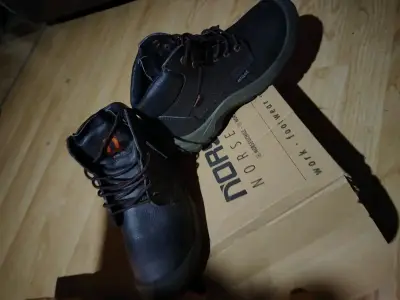 Zapatos trabajo Norseg negras resistentes - miniatura 1
