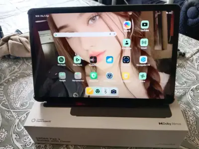 Tablet Redmi Pad 2 con funda y Dolby Atmos - miniatura 1