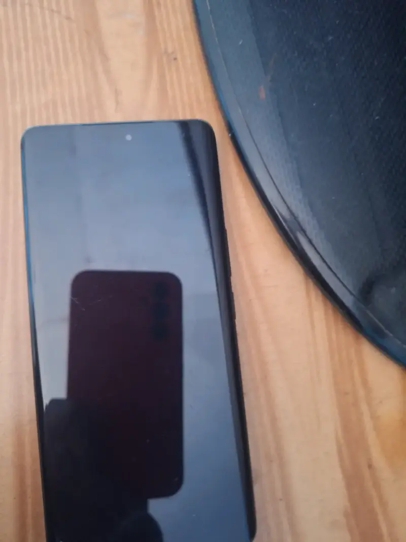 Smartphone Honor con funda decorativa - 1