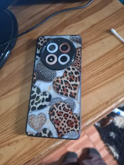 Smartphone Honor con funda decorativa - miniatura 3