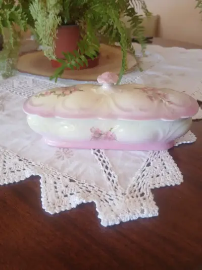 Caja de porcelana floral vintage - miniatura 1