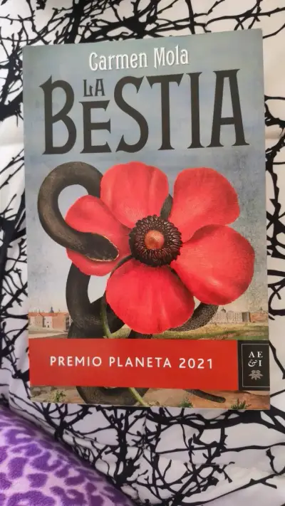Libro 'La Bestia' de Carmen Mola, Premio Planeta 2021 - miniatura 1