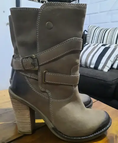 Botines de cuero marrón con tacón alto - miniatura 1