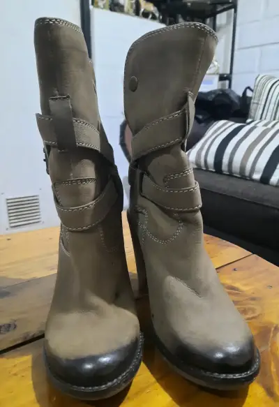 Botines de cuero marrón con tacón alto - miniatura 2