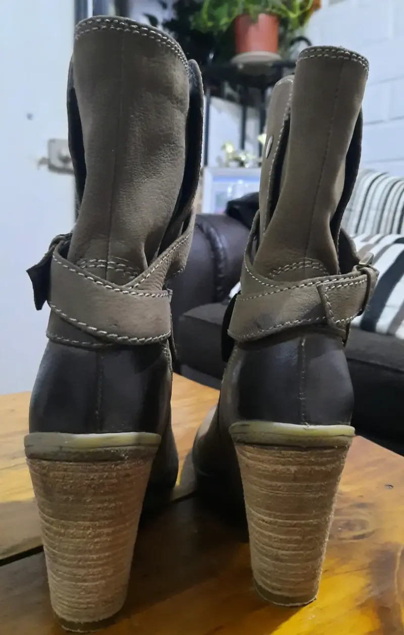 Botines de cuero marrón con tacón alto - 3